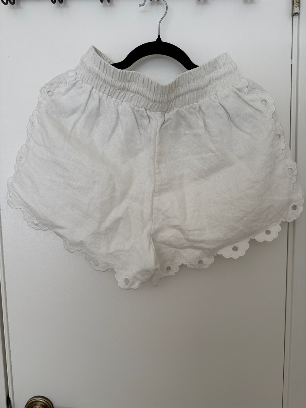 FARM Rio White Eyelet Scallop Hem Shorts - Picture 4 of 5